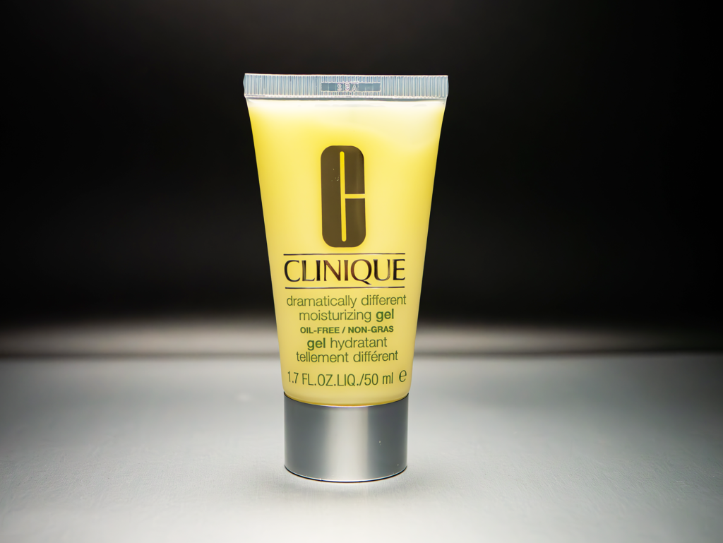 Clinique Dramatically Different Moisturizing Gel Face Moisturizer for Black Skin